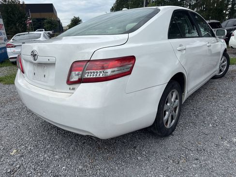 Used 2011 Toyota Camry LE w/ LE Extra-Value Pkg FWD image 3