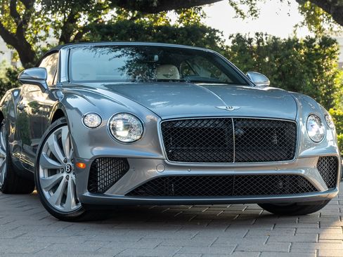 Used 2024 Bentley Continental GT V8 image 35
