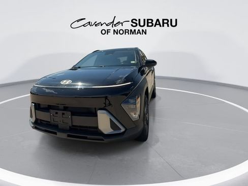 Used 2025 Hyundai Kona SEL AWD/4WD image 3