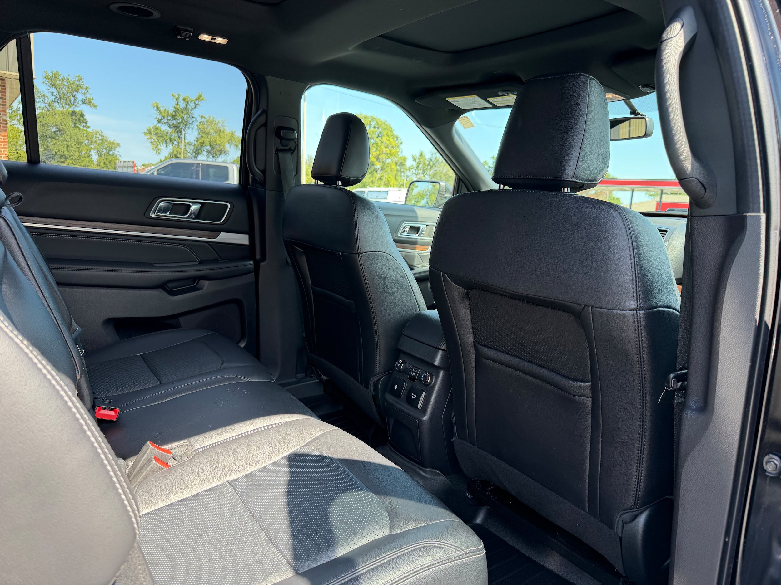 Used 2019 Ford Explorer Limited AWD/4WD image 16