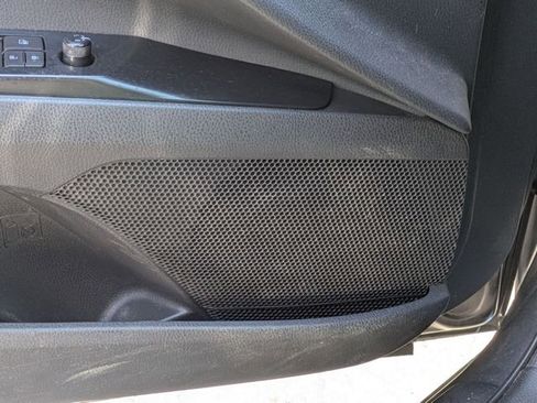 Used 2019 Toyota Camry SE w/ Carpet Mat Package FWD image 13