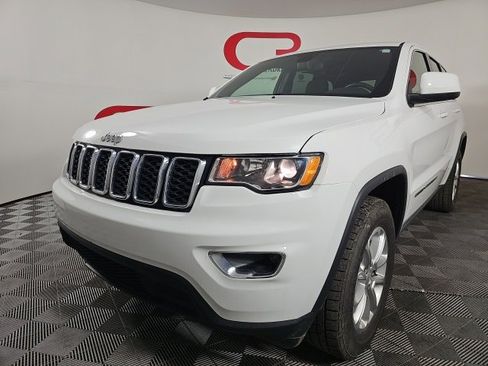 Certified 2022 Jeep Grand Cherokee Laredo E w/ Security & Convenience Group image 3