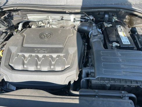 Used 2023 Volkswagen Tiguan SE w/ Panoramic Sunroof Package FWD image 27