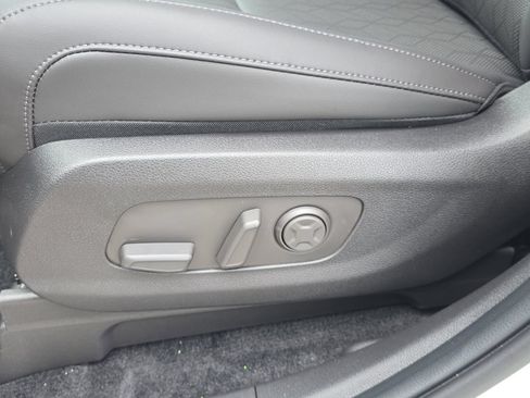 New 2026 Kia Carnival EX FWD image 22