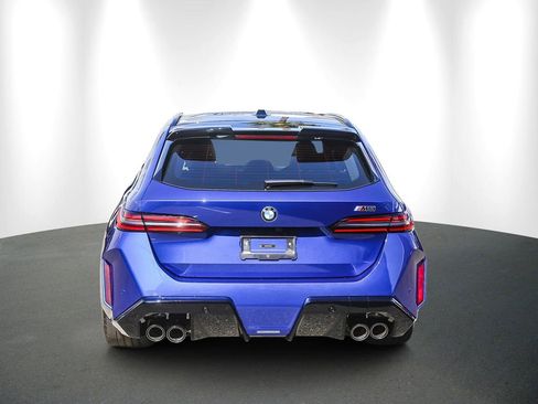 New 2026 BMW M5 Touring w/ Executive Package AWD/4WD image 5