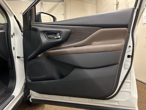 Used 2021 Nissan Murano Platinum w/ Cargo Package image 16