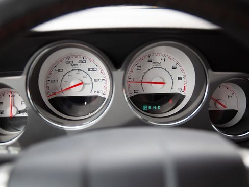 Used 2013 Dodge Challenger SXT Plus RWD image 11