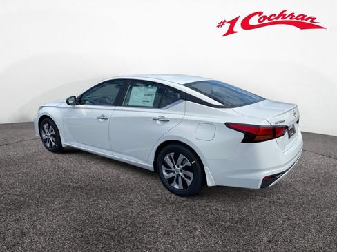 Used 2024 Nissan Altima 2.5 S FWD image 12