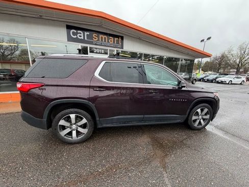 Used 2018 Chevrolet Traverse LT w/ LPO, 'HIT The Road' Package AWD/4WD image 8