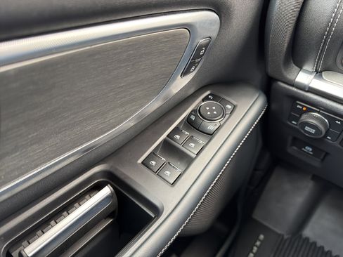 Used 2025 Ford Expedition Max Platinum w/ Driver's Package image 17