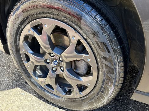 Used 2022 Subaru Crosstrek 2.5i Sport w/ Moonroof Package image 11