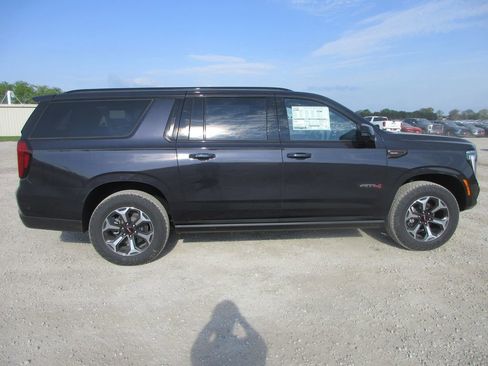 New 2026 GMC Yukon XL AT4 Ultimate image 3