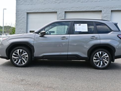 Used 2025 Subaru Forester Touring AWD/4WD image 6