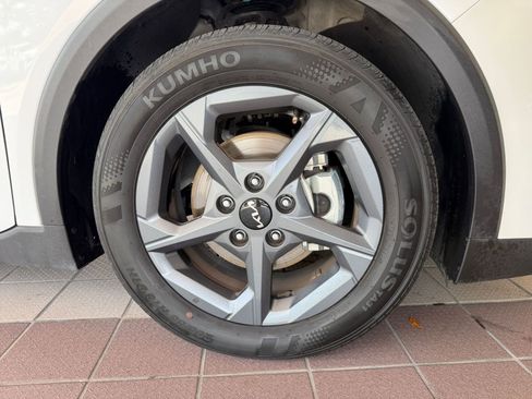 Used 2025 Kia K4 FWD image 29
