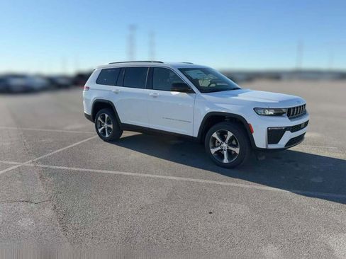 New 2026 Jeep Grand Cherokee L Limited image 16