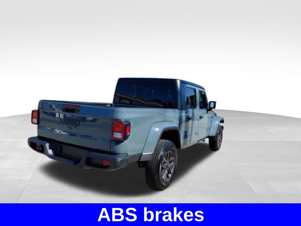 Used 2024 Jeep Gladiator Sport AWD/4WD image 11