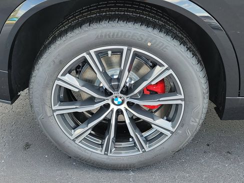 New 2026 BMW X5 xDrive40i w/ M Sport Package AWD/4WD image 5