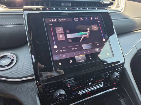 New 2026 Jeep Grand Cherokee Laredo X RWD image 6