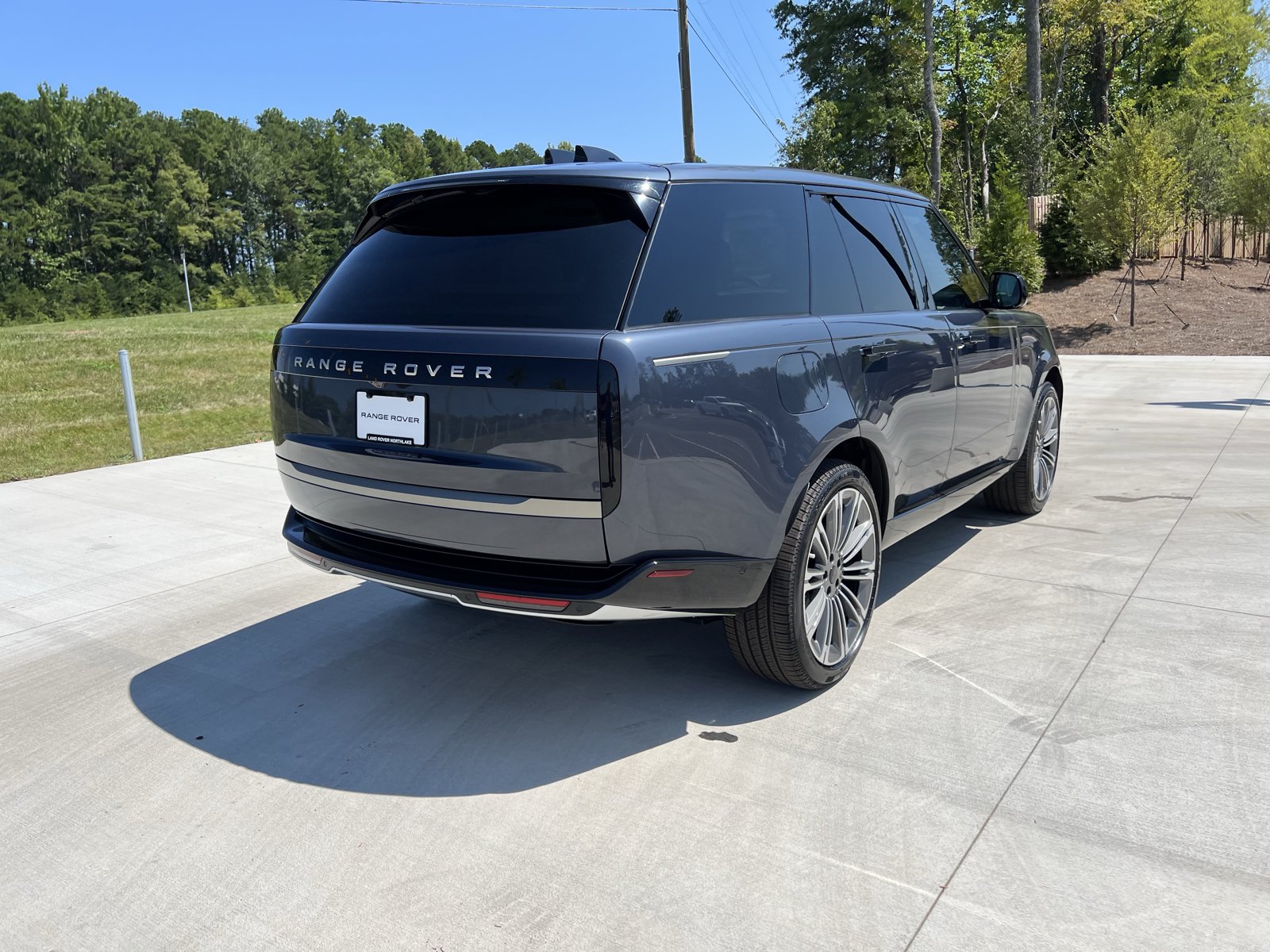 New 2026 Land Rover Range Rover SE AWD/4WD image 2