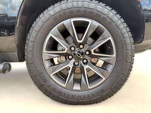 Used 2022 Chevrolet Tahoe Z71 w/ Luxury Package AWD/4WD image 11
