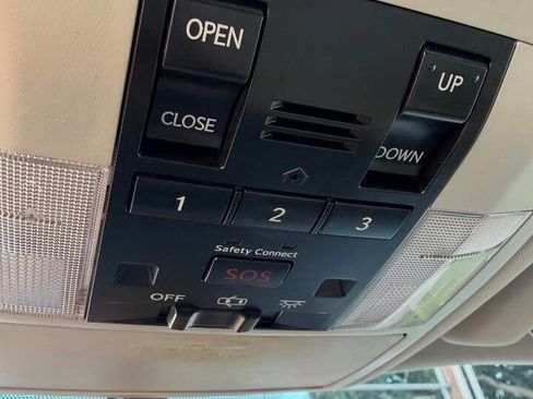 Used 2012 Lexus CT 200h Premium w/ Premium Audio Pkg image 13