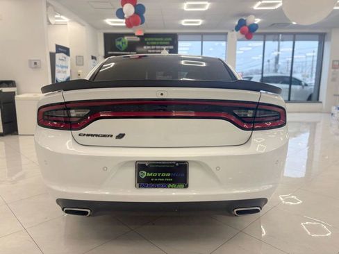 Used 2020 Dodge Charger SXT w/ Blacktop Package image 11