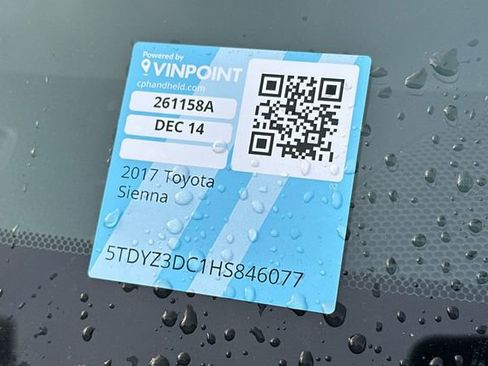 Used 2017 Toyota Sienna XLE image 3