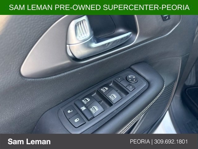 Used 2026 Chrysler Pacifica Select FWD image 8