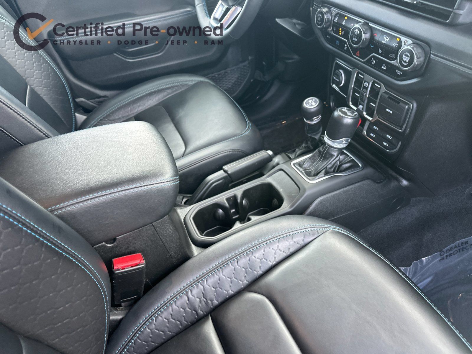 Used 2024 Jeep Wrangler High Altitude AWD/4WD image 17