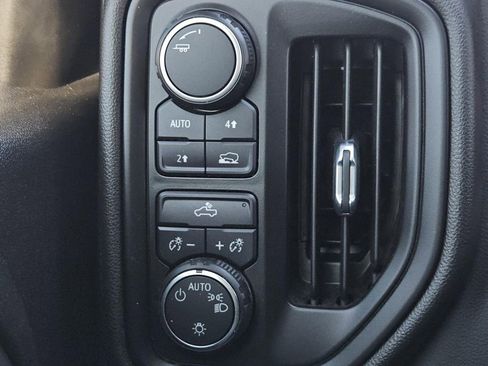 Used 2022 Chevrolet Silverado 1500 Custom image 16