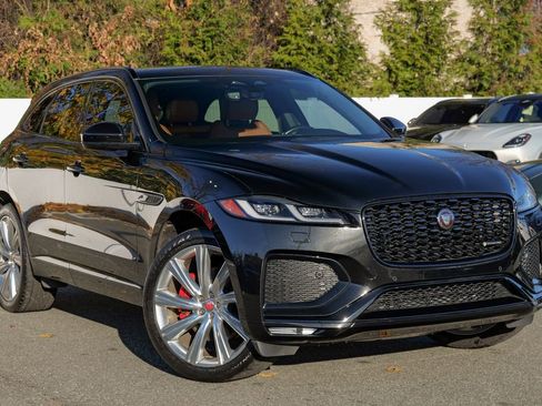 Used 2023 Jaguar F-PACE R-Dynamic S image 1