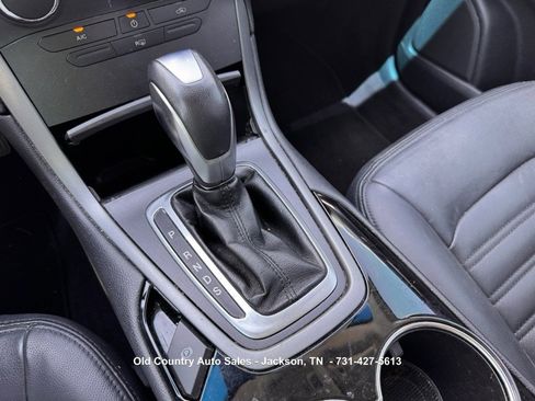 Used 2015 Ford Edge SE FWD image 29