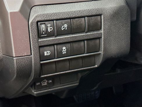 Used 2025 Toyota Tacoma TRD Off-Road image 17