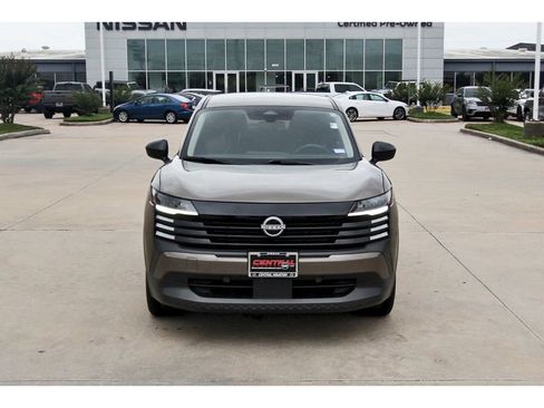 Used 2025 Nissan Kicks S FWD image 8