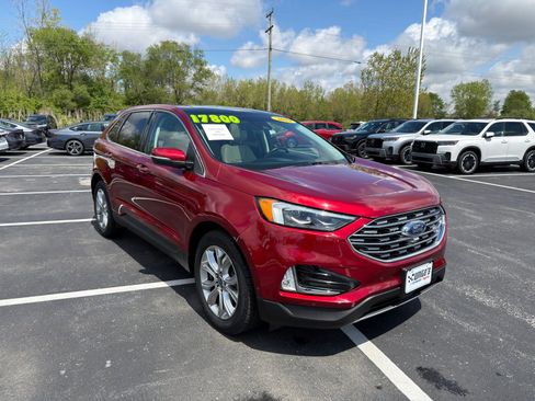 Used 2019 Ford Edge Titanium w/ Equipment Group 301A AWD/4WD image 9