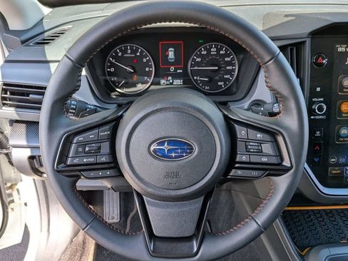Used 2025 Subaru Crosstrek 2.5i Limited AWD/4WD image 17