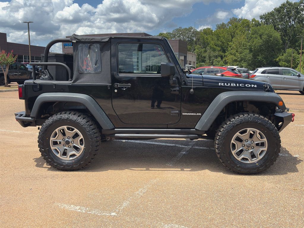 Used 2013 Jeep Wrangler Rubicon AWD/4WD image 3