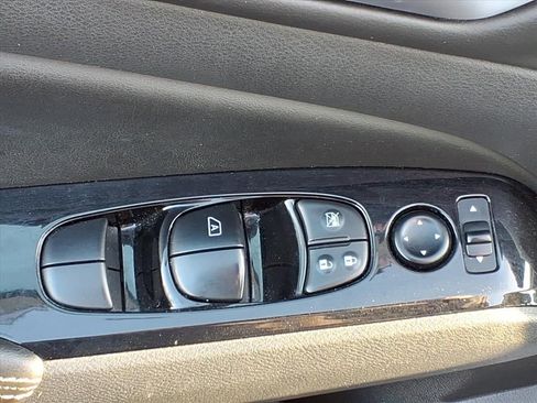 Used 2023 Nissan Altima 2.5 SV image 13