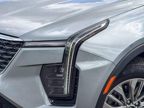 Used 2024 Cadillac XT4 Premium Luxury AWD/4WD image 2