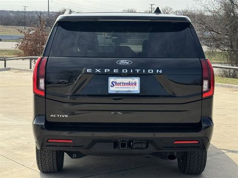 Used 2025 Ford Expedition Active image 5