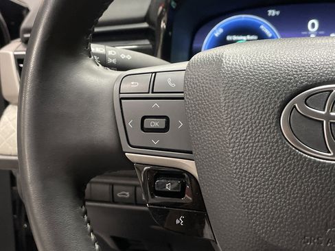 Used 2025 Toyota Camry XLE FWD image 19