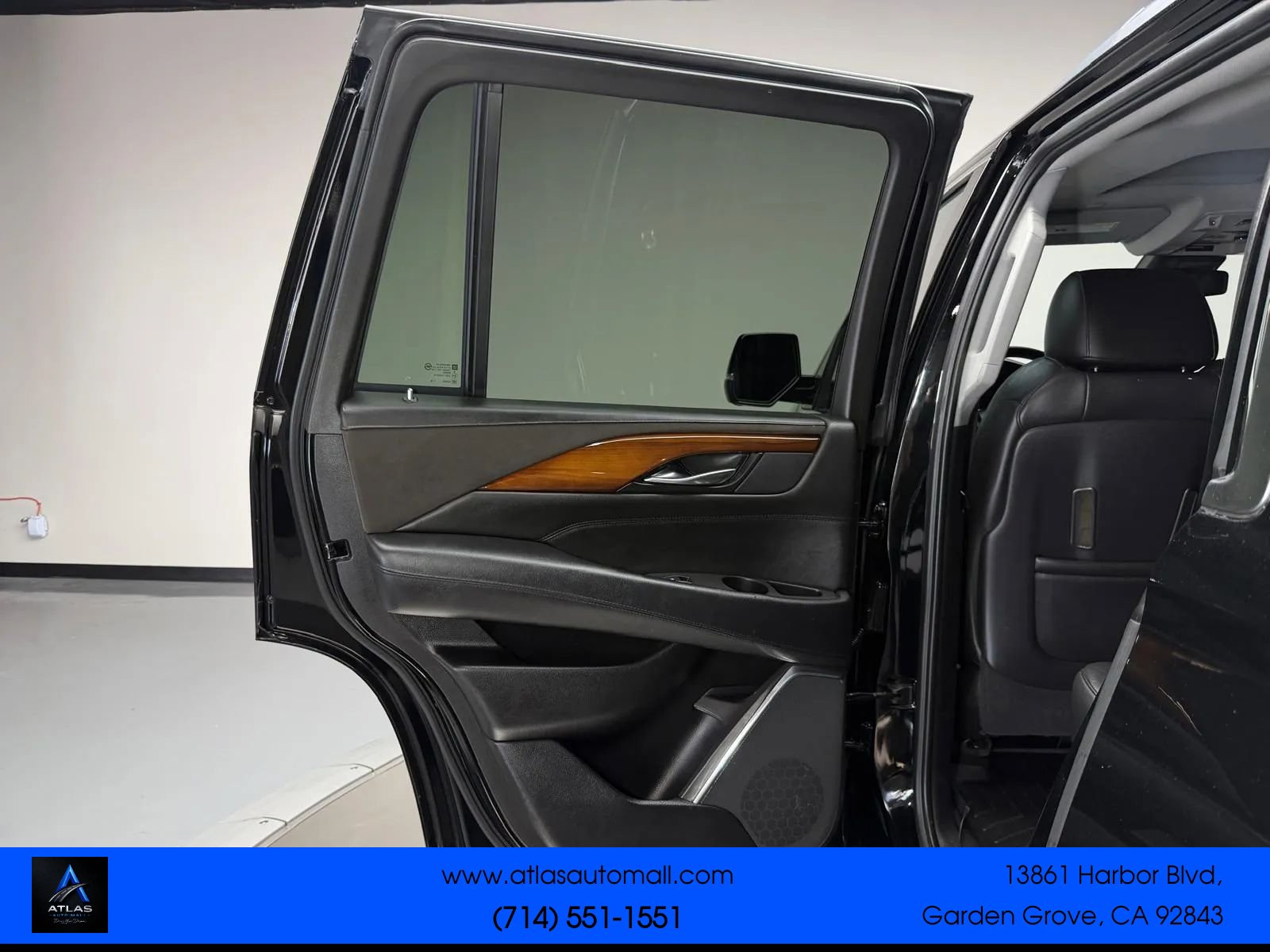 Used 2016 Cadillac Escalade Premium AWD/4WD image 19