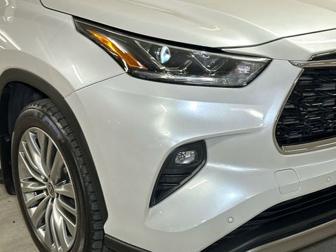 Used 2023 Toyota Highlander Platinum image 10