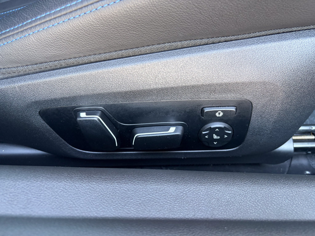 Used 2024 BMW M2 w/ Lighting Package RWD image 28