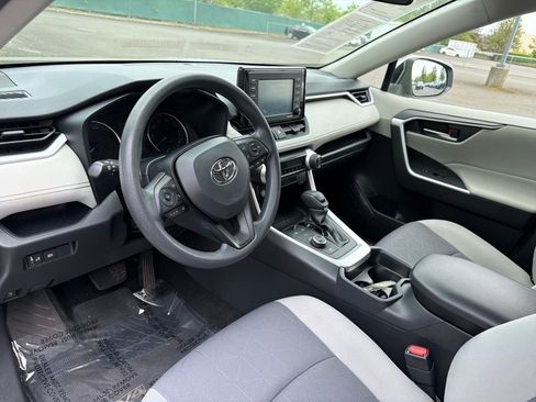 Used 2020 Toyota RAV4 XLE AWD/4WD image 15