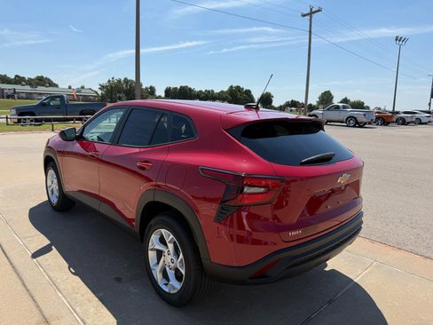 New 2026 Chevrolet Trax LS w/ LS Convenience Package image 9