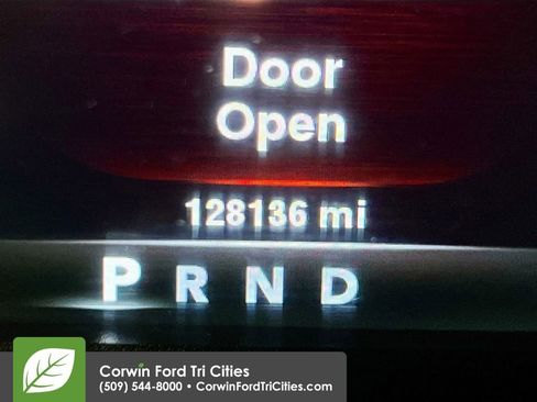 Used 2014 RAM 3500 SLT w/ Luxury Group image 2