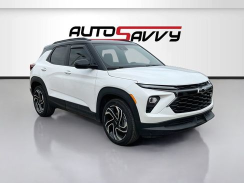 Used 2025 Chevrolet TrailBlazer RS w/ Convenience Package FWD image 1