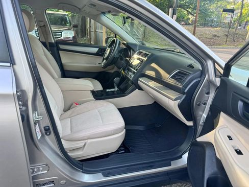 Used 2019 Subaru Outback 2.5i AWD/4WD image 9