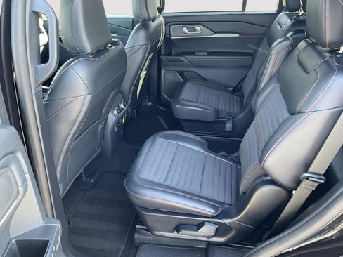 Used 2025 Ford Explorer ST-Line AWD/4WD image 17